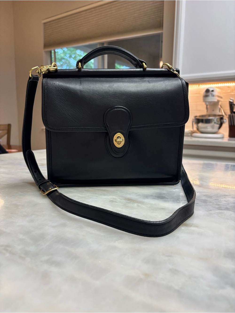 VINTAGE COACH Leather Willis Station Bag 9927 - Black Crossbody - Rare - Picture 2 of 13